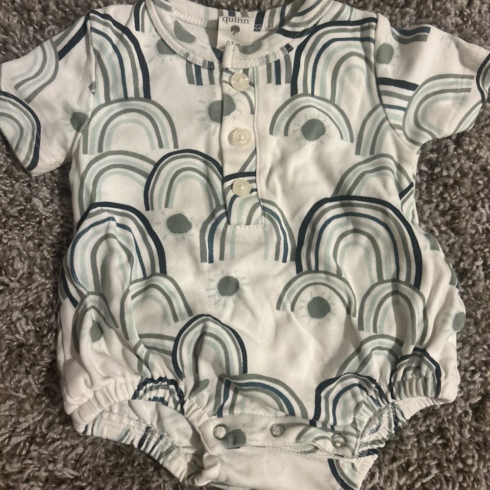 Kate Quinn Kids Rainbow Patterned Romper - White and Gray